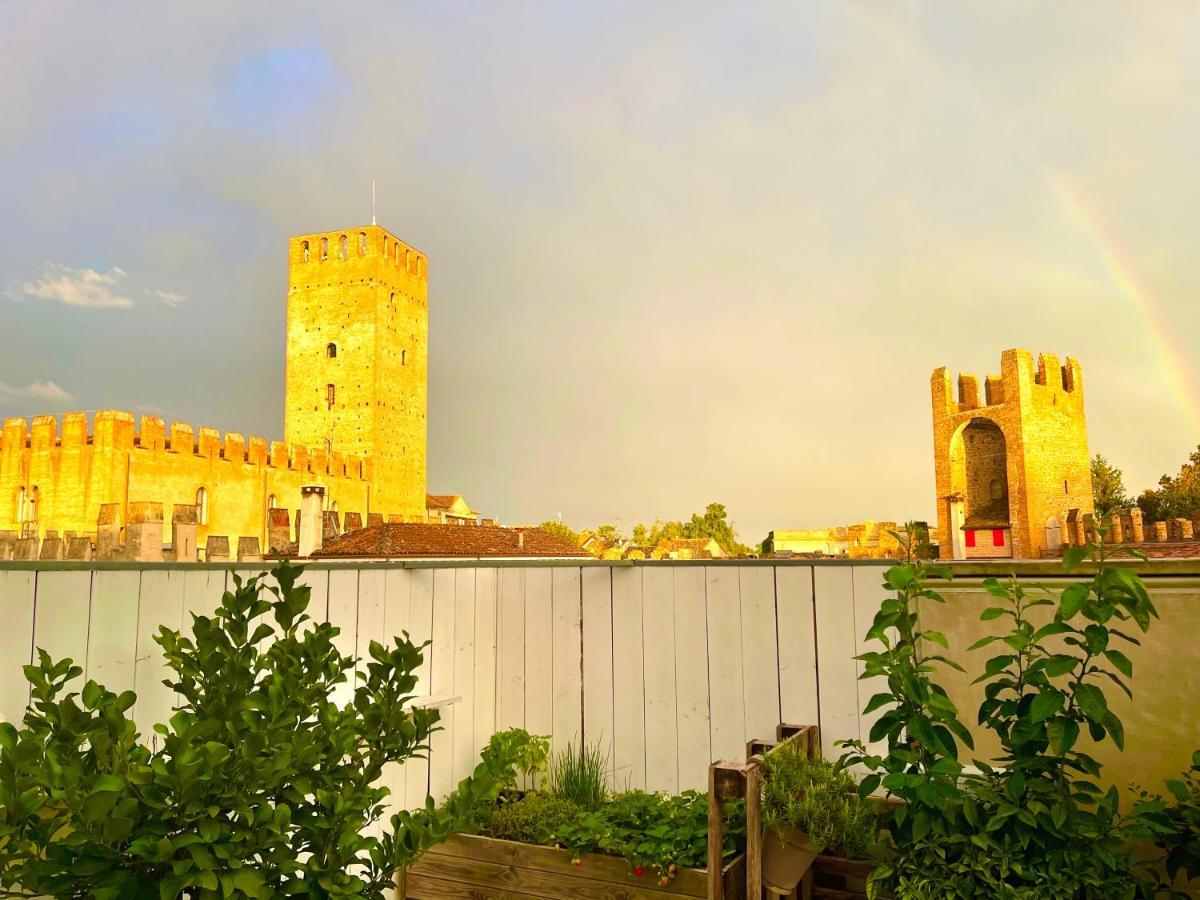 Апартаменты Ca' Del Sole - Attico Panoramico In Centro Storico Монтаньяна Экстерьер фото